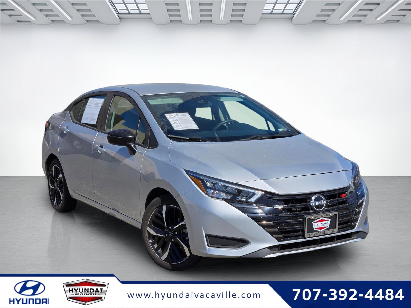 Used 2024 Nissan Versa SR FWD image 1