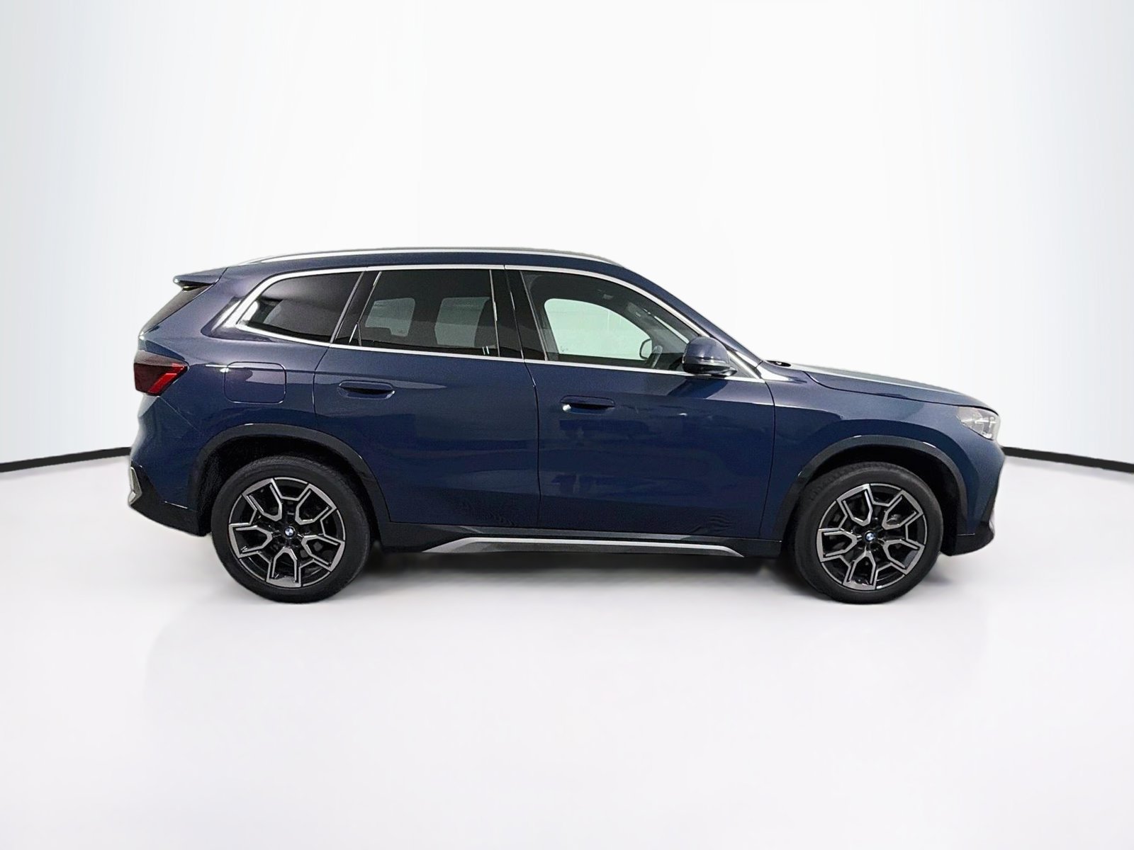 Used 2026 BMW X1 xDrive28i AWD/4WD image 8