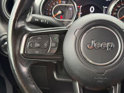 Used 2020 Jeep Wrangler Unlimited Sport AWD/4WD image 19
