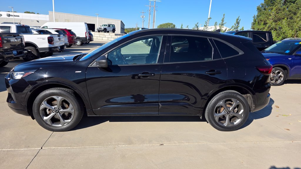 Used 2024 Ford Escape ST-Line AWD/4WD image 2