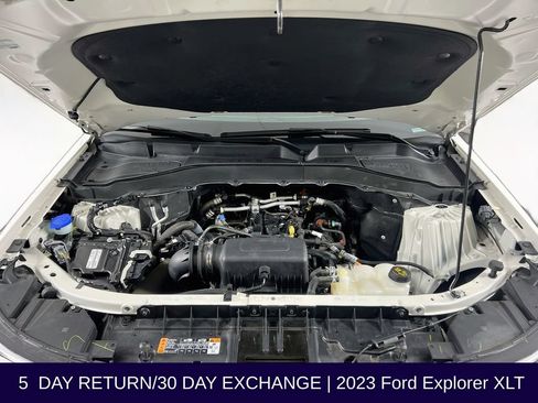 Used 2023 Ford Explorer XLT AWD/4WD image 35