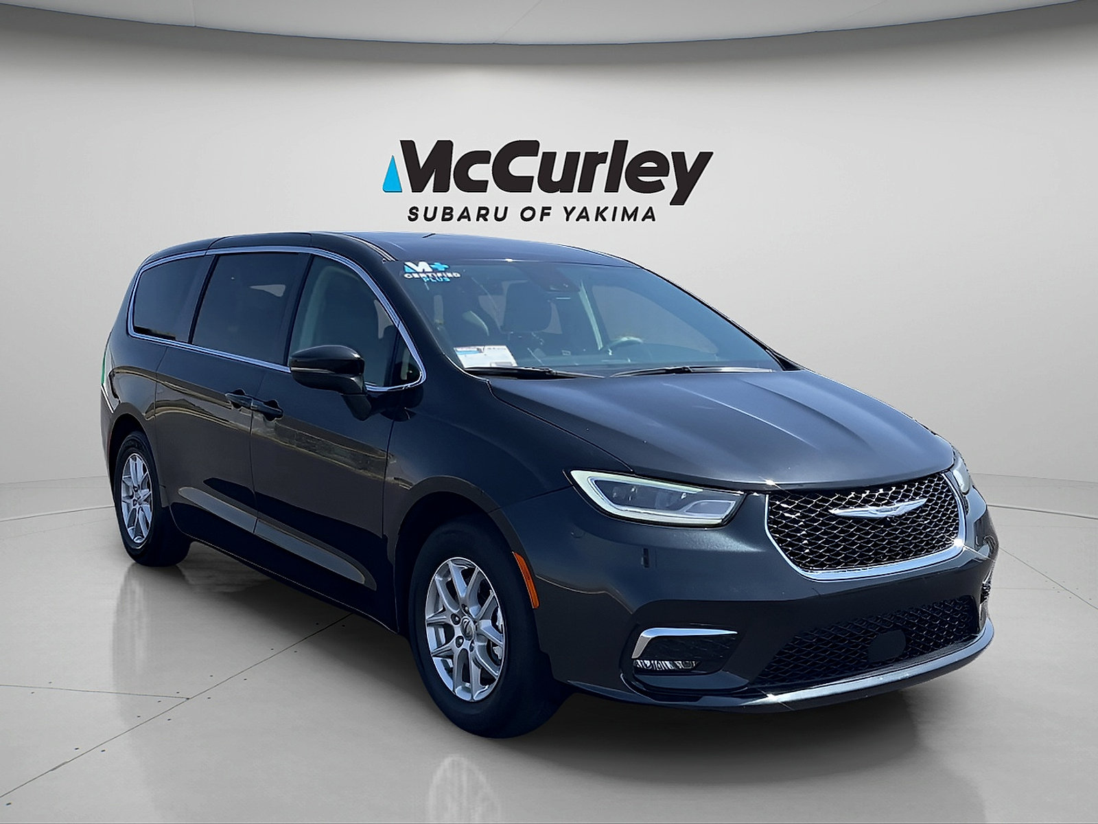 Used 2023 Chrysler Pacifica Touring-L FWD image 7