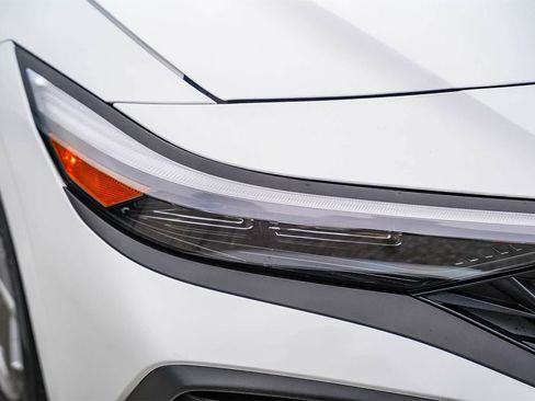 Certified 2025 Hyundai Elantra SE image 4