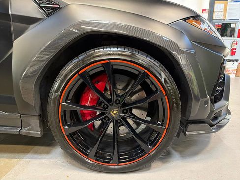 Used 2022 Lamborghini Urus AWD/4WD image 13