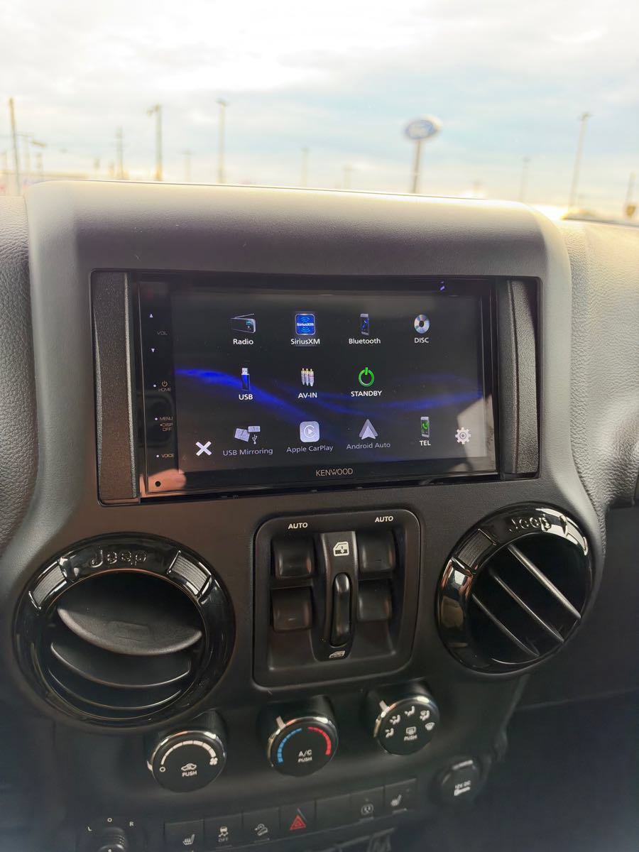 Used 2017 Jeep Wrangler Unlimited Sahara AWD/4WD image 17