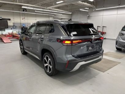 New 2025 Volkswagen Tiguan SE