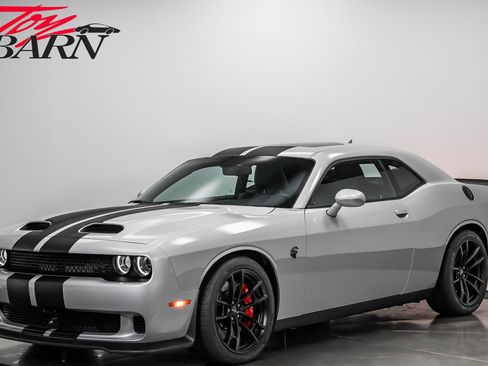 Used 2023 Dodge Challenger SRT Hellcat image 1