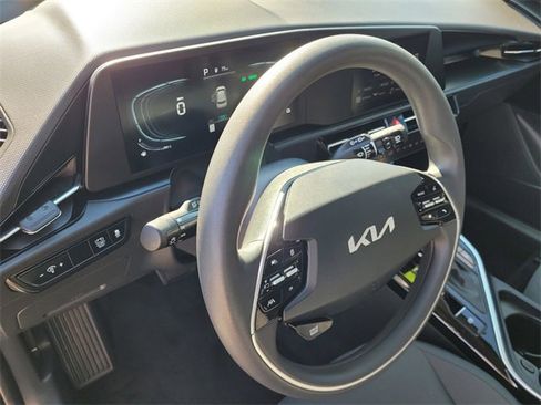 Used 2025 Kia Niro LX image 24