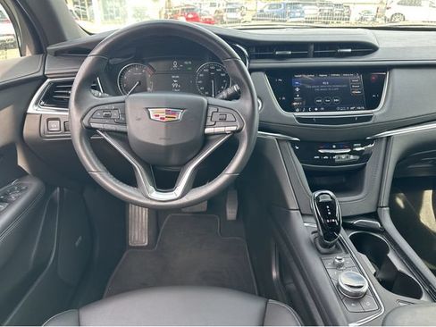 Certified 2024 Cadillac XT6 Luxury FWD image 6