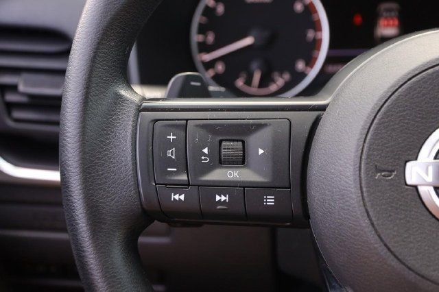 Used 2024 Nissan Rogue S FWD image 11