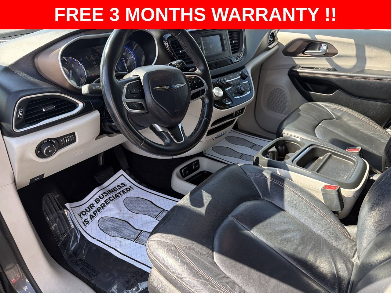 Used 2017 Chrysler Pacifica Touring-L FWD image 38