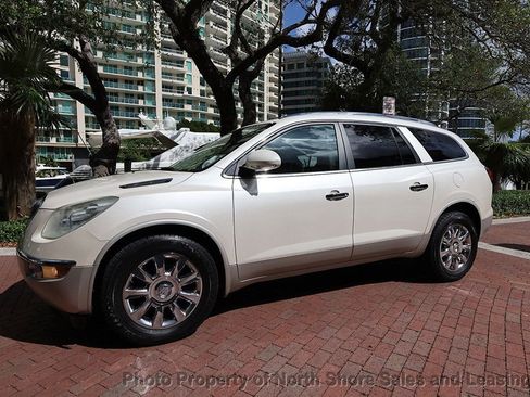 Used 2011 Buick Enclave CXL image 18