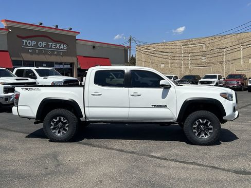 Used 2022 Toyota Tacoma TRD Off-Road w/ Technology Package AWD/4WD image 21