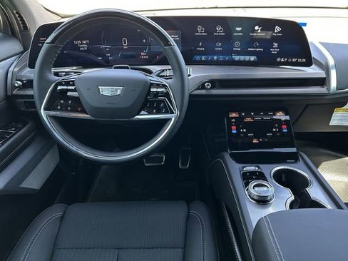 New 2026 Cadillac Vistiq Luxury image 12
