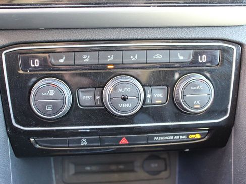 Used 2022 Volkswagen Atlas SEL image 23