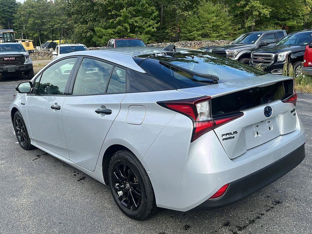 Used 2022 Toyota Prius AWD image 3