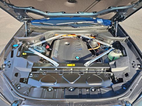 New 2026 BMW X5 xDrive50e image 9