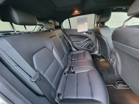 Used 2020 Mercedes-Benz GLA 250 4MATIC image 24