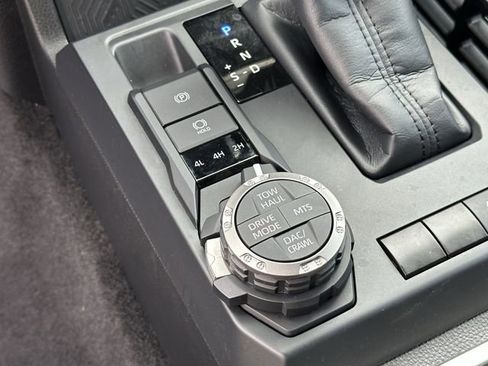 Certified 2024 Toyota Tacoma TRD Off-Road image 21