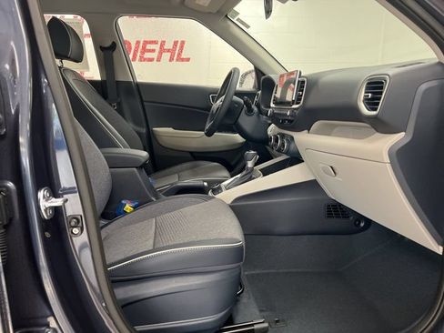 New 2026 Hyundai Venue SEL FWD image 11