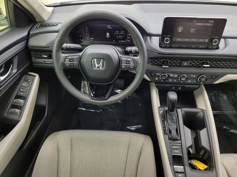Used 2025 Honda Accord SE image 13