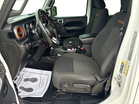 Used 2022 Jeep Gladiator Mojave w/ Cold Weather Group image 9