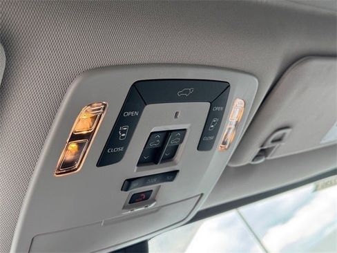 Certified 2024 Toyota Sienna Limited image 22