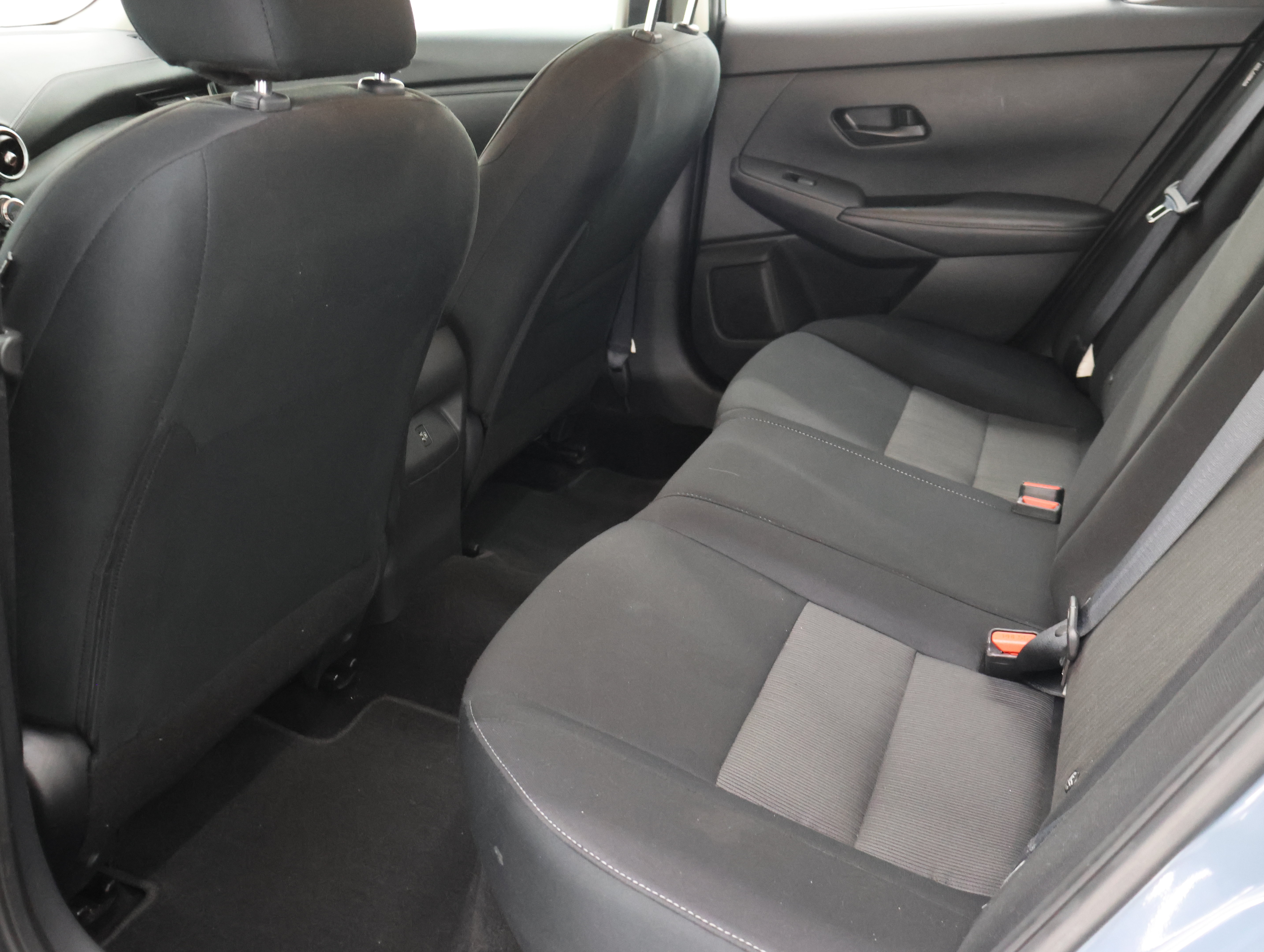 Used 2024 Nissan Sentra SV FWD image 32