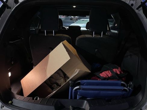 Used 2017 Ford Explorer XLT image 15