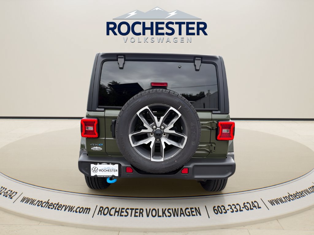 Used 2024 Jeep Wrangler Unlimited w/ Convenience Group AWD/4WD image 5