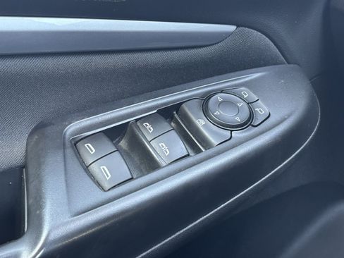 Used 2023 Chevrolet Bolt EUV LT image 4