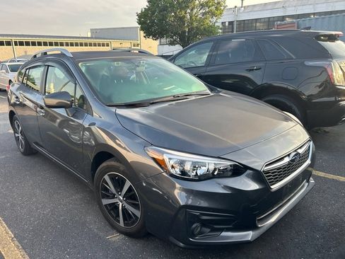 Used 2019 Subaru Impreza 2.0i Premium AWD/4WD image 2