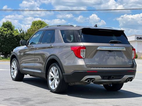 Used 2021 Ford Explorer Platinum w/ Equipment Group 601A AWD/4WD image 3