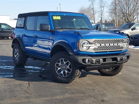 Used 2025 Ford Bronco Badlands image 33