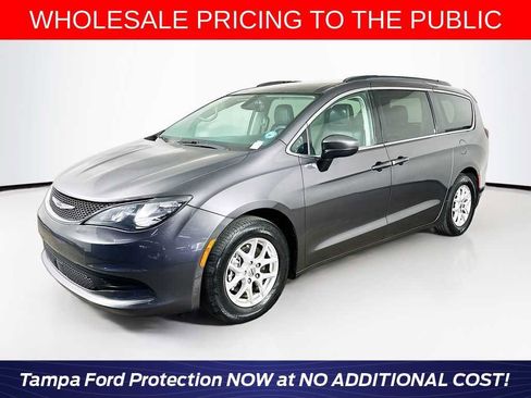 Used 2021 Chrysler Voyager Lxi FWD image 1