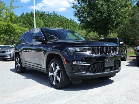 Used 2023 Jeep Grand Cherokee 4WD 4xe image 2