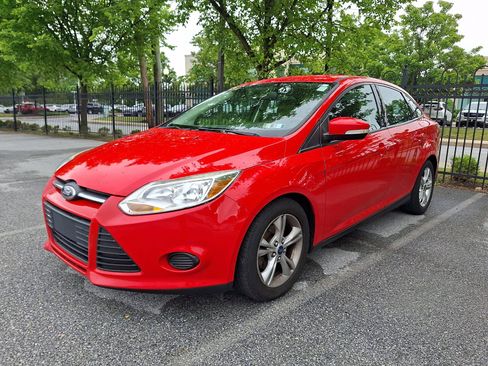Used 2014 Ford Focus SE FWD image 3