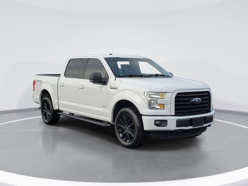 Used 2016 Ford F150 XLT w/ Equipment Group 302A Luxury image 2