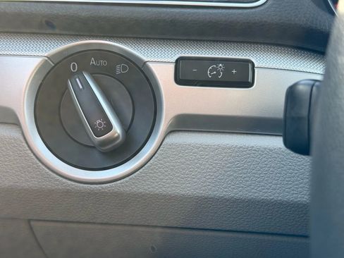 Used 2017 Volkswagen Passat 1.8T S image 33