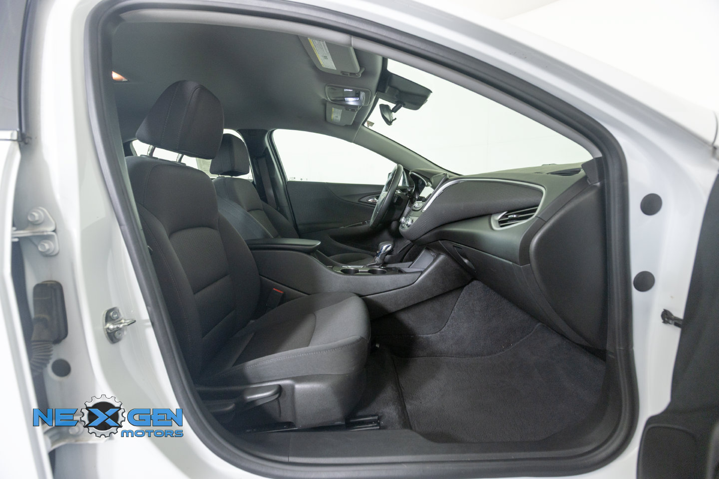 Used 2023 Chevrolet Malibu RS FWD image 8