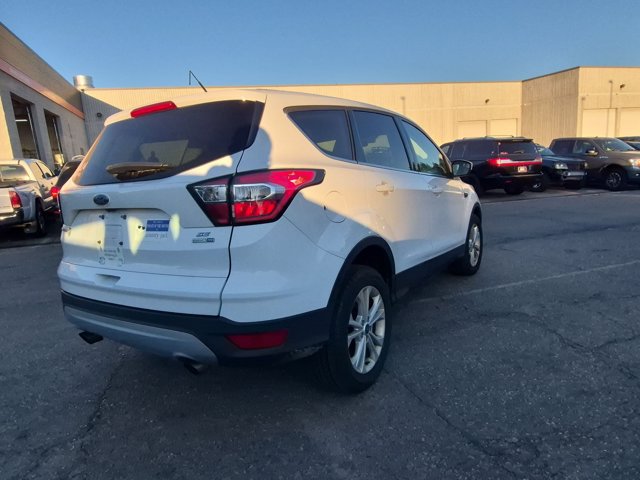 Used 2017 Ford Escape SE w/ SE Cold Weather Package AWD/4WD image 5