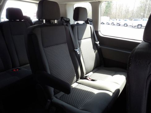 Used 2023 Ford Transit 350 XLT image 34