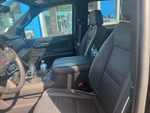 Used 2024 GMC Sierra 1500 AT4X image 10