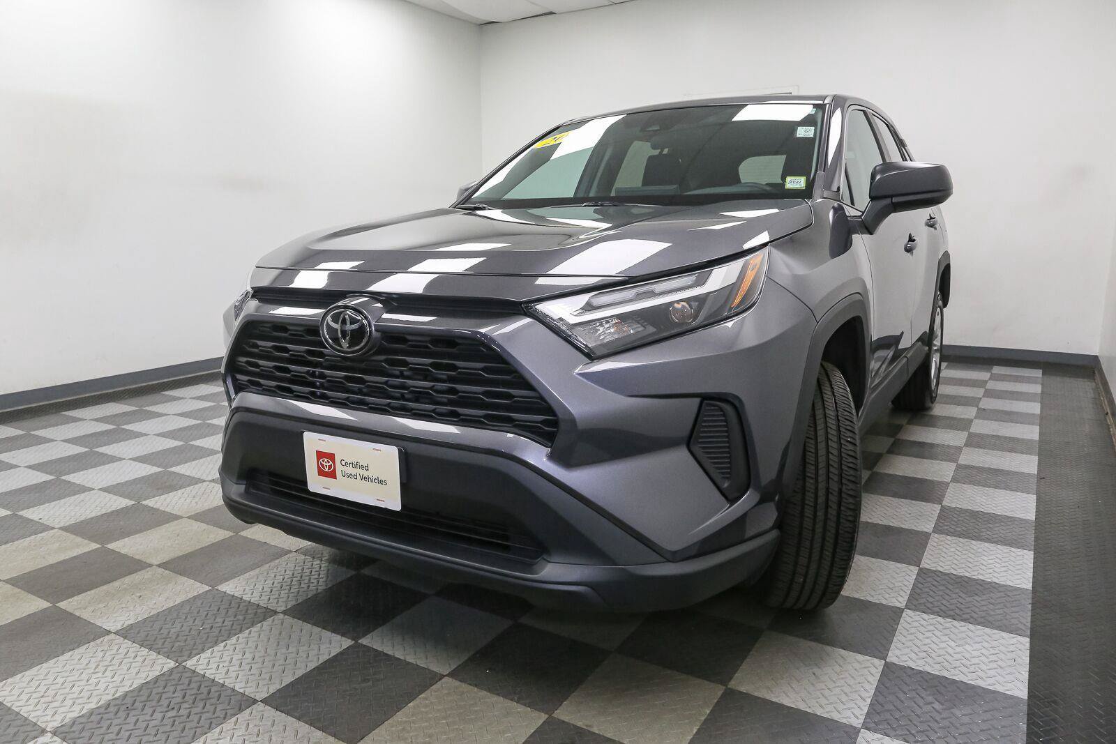 Certified 2024 Toyota RAV4 LE AWD/4WD image 5