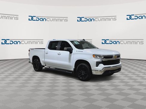 Used 2023 Chevrolet Silverado 1500 LT AWD/4WD image 2