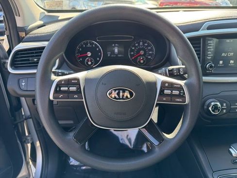 Used 2020 Kia Sorento LX image 13