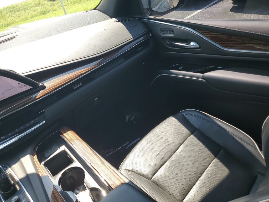 Used 2021 Cadillac Escalade Premium Luxury RWD image 30