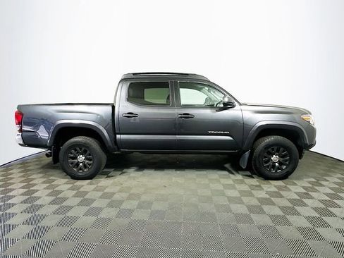 Used 2020 Toyota Tacoma SR5 image 9