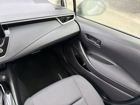 Used 2026 Toyota Corolla LE FWD image 18