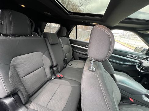 Used 2017 Ford Explorer XLT w/ Equipment Group 201A image 15